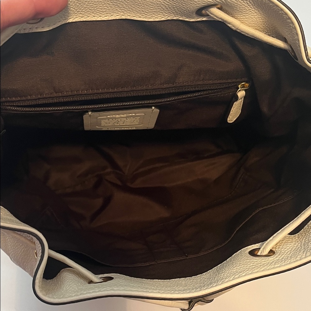 Coach Billie Chalk White Pebbled Leather Backpack w/Adjustable Straps & Pockets! - Picture 10 of 16